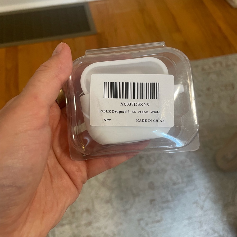 White AirPod case - Picture 2 of 2